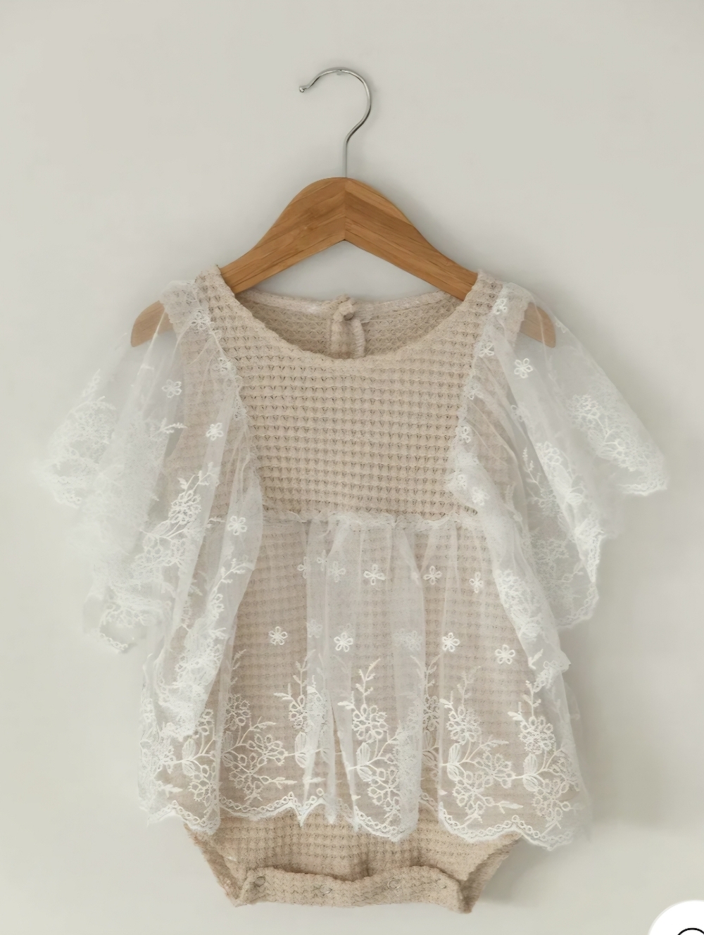 Cream Lace Flutter-Sleeve Baby One-Piece Bodysuit